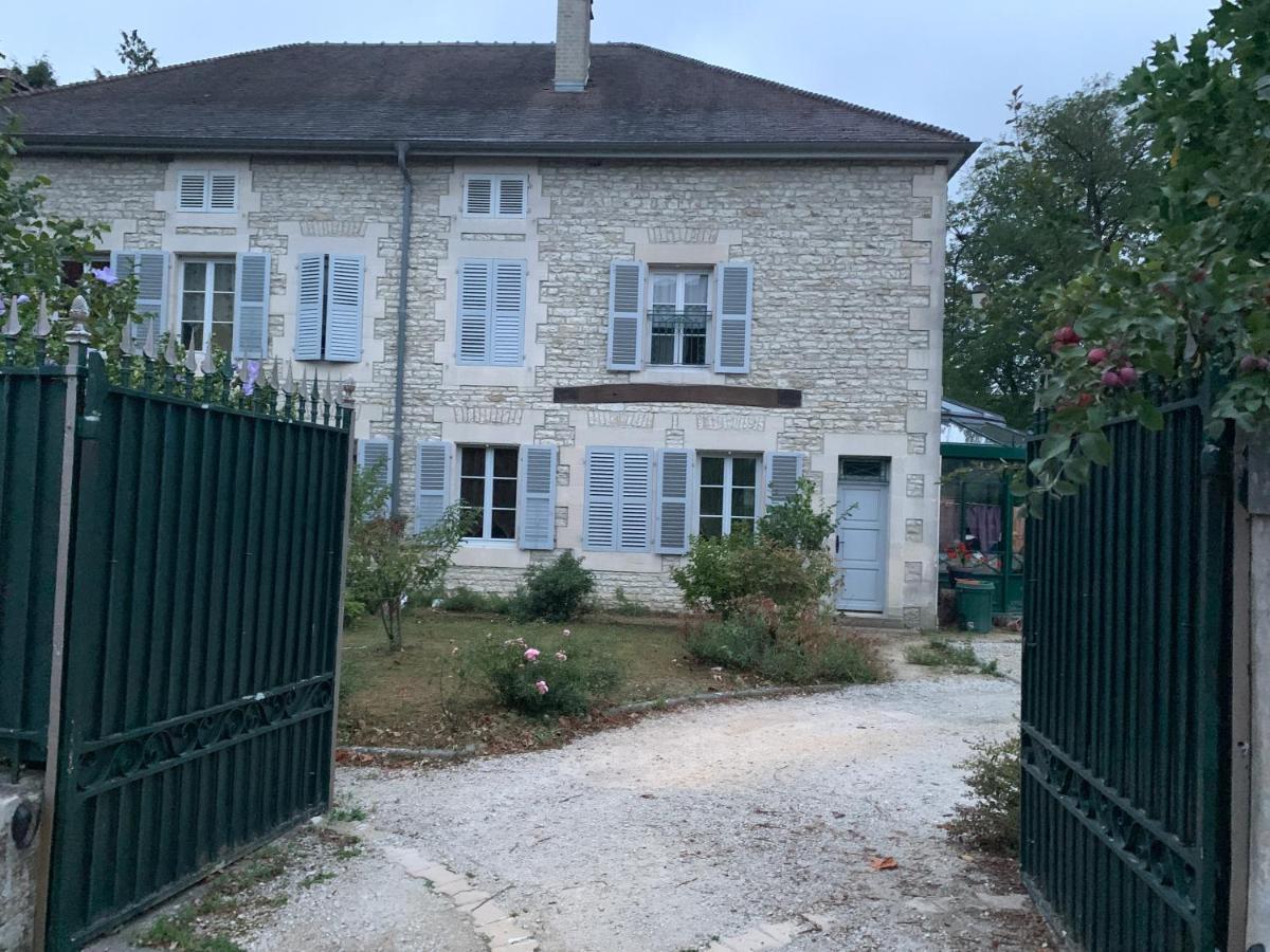 Chambres D'Hotes Dans Une Maison De Caractere Mussey-sur-Marne Екстериор снимка